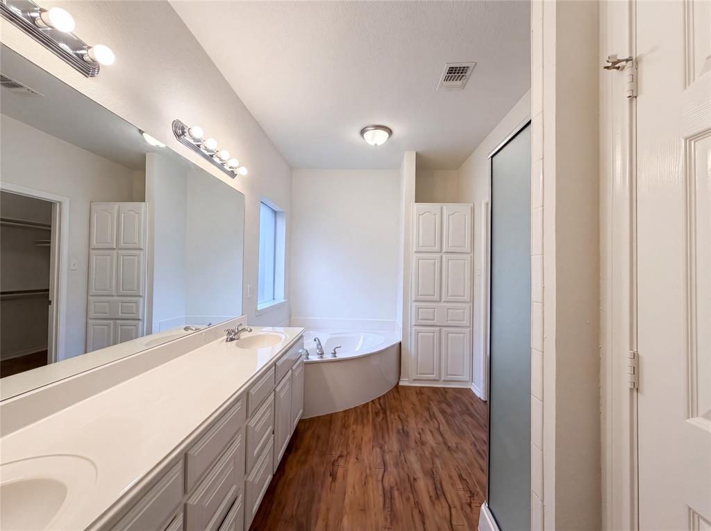 6218 Kingswood Drive Property Photo 15