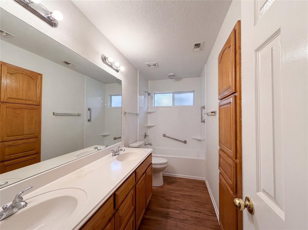 6218 Kingswood Drive Property Photo 18