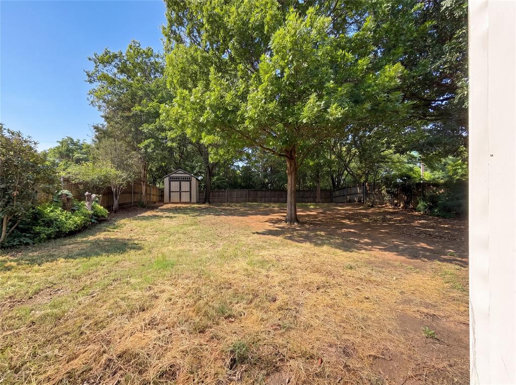 6218 Kingswood Drive Property Photo 23