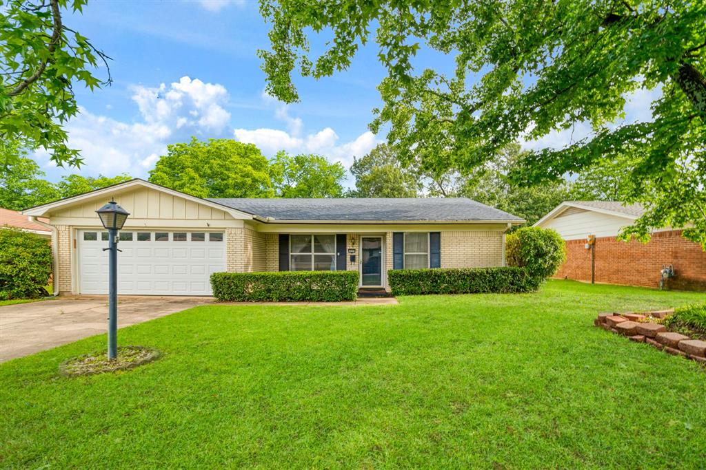 3225 E Houston Street Property Photo 1