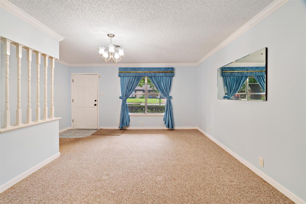 3225 E Houston Street Property Photo 2