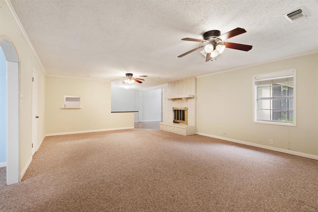 3225 E Houston Street Property Photo 6