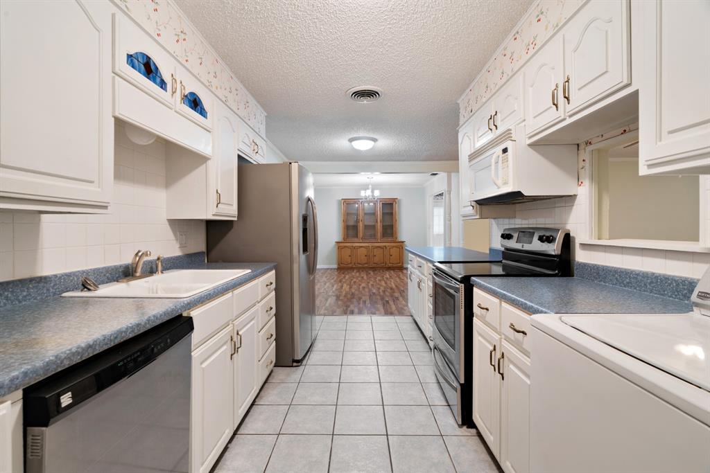3225 E Houston Street Property Photo 10