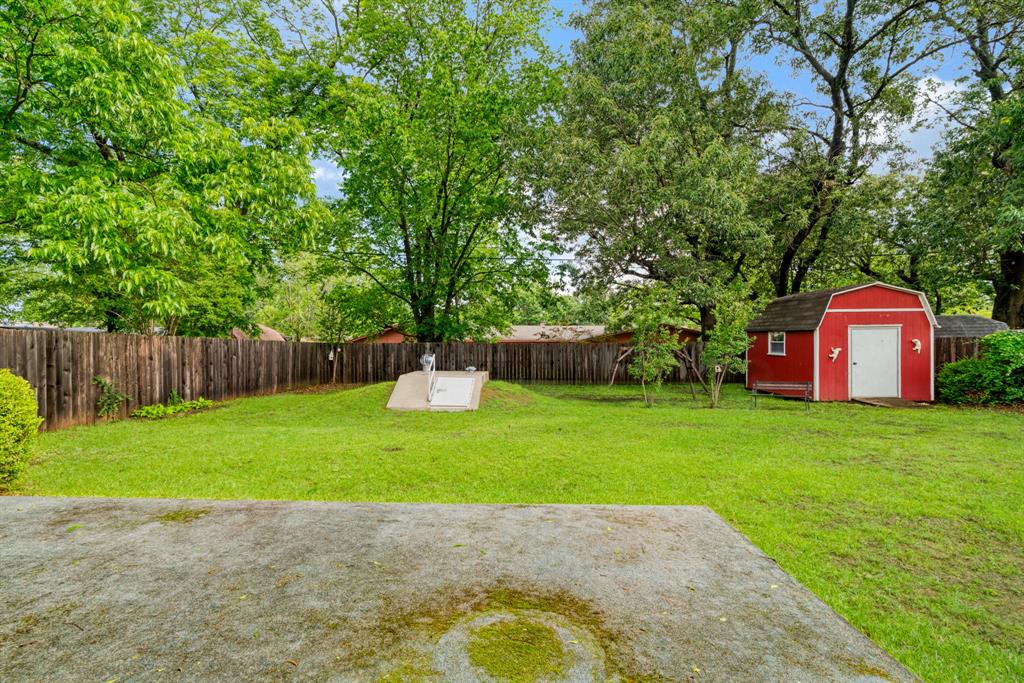 3225 E Houston Street Property Photo 18
