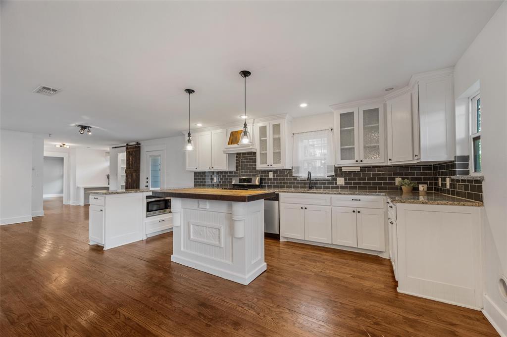2524 Watauga Road Property Photo 6