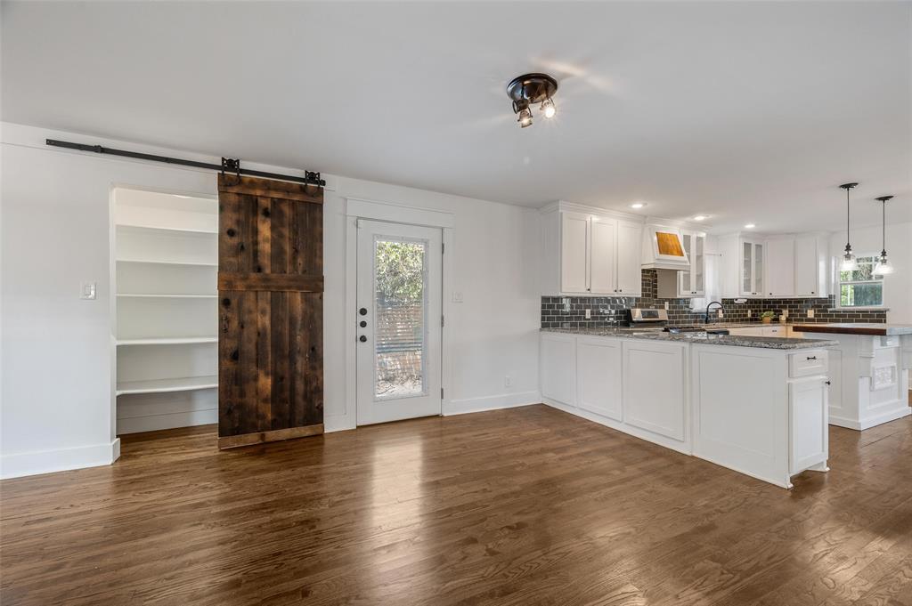 2524 Watauga Road Property Photo 10