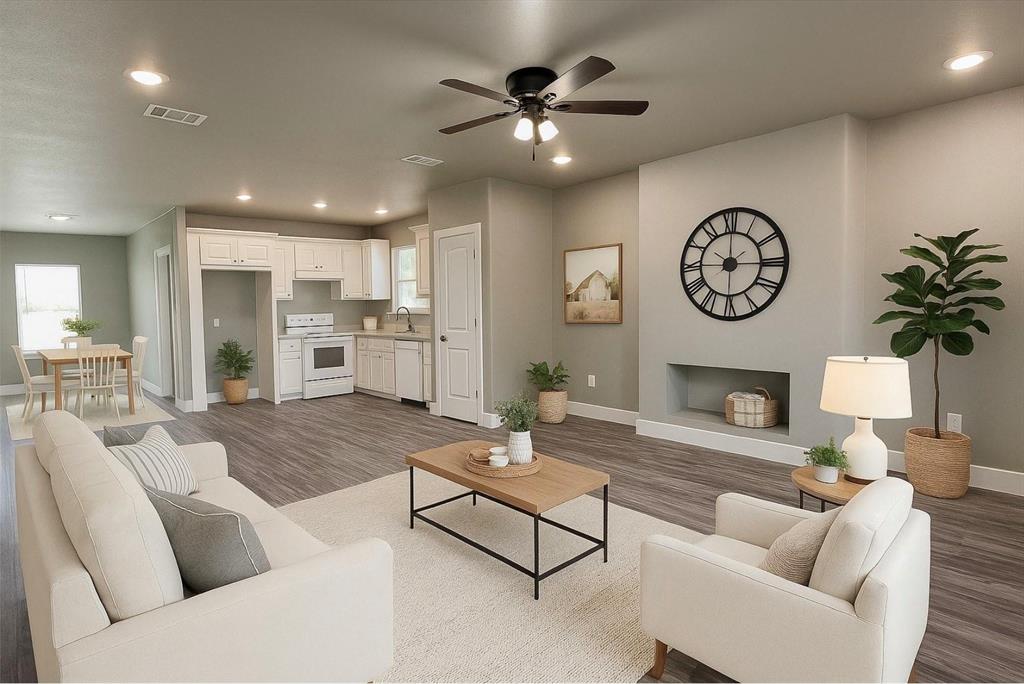 500 Como Property Photo 1