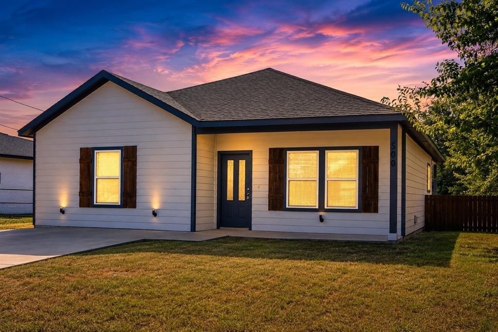 500 Como Property Photo 1