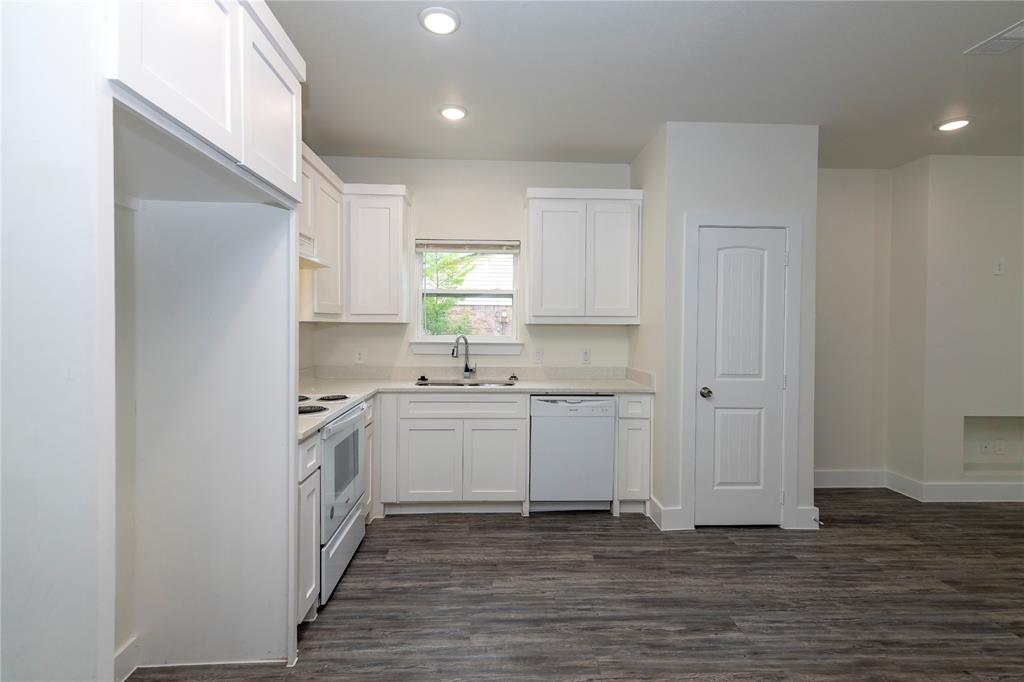 500 Como Property Photo 4