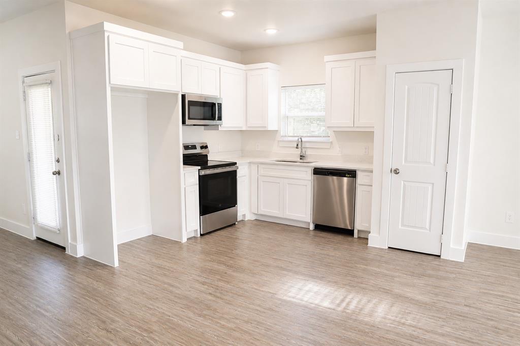 500 Como Property Photo 5