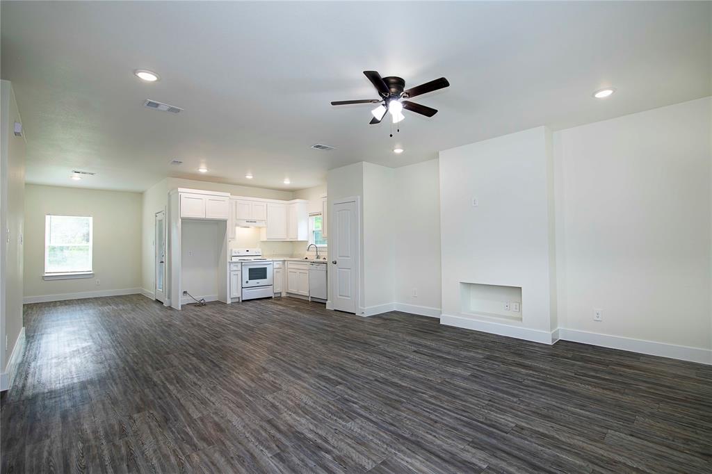 500 Como Property Photo 6