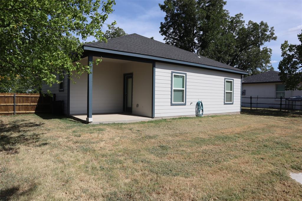 500 Como Property Photo 10