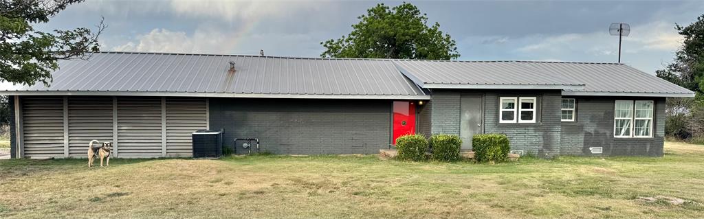 1807 Crowell Highway Property Photo 2