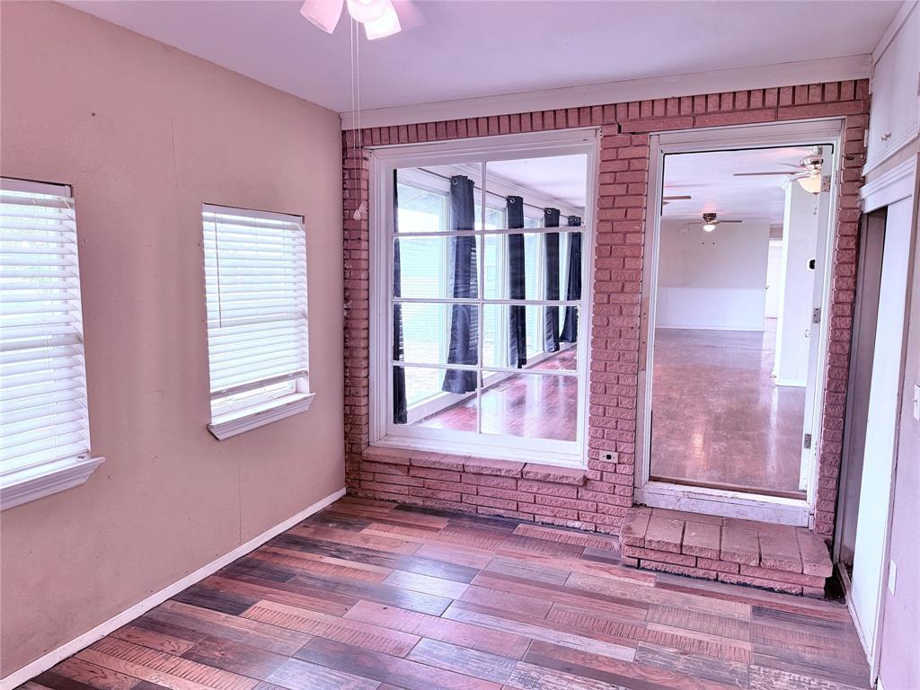 1807 Crowell Highway Property Photo 14