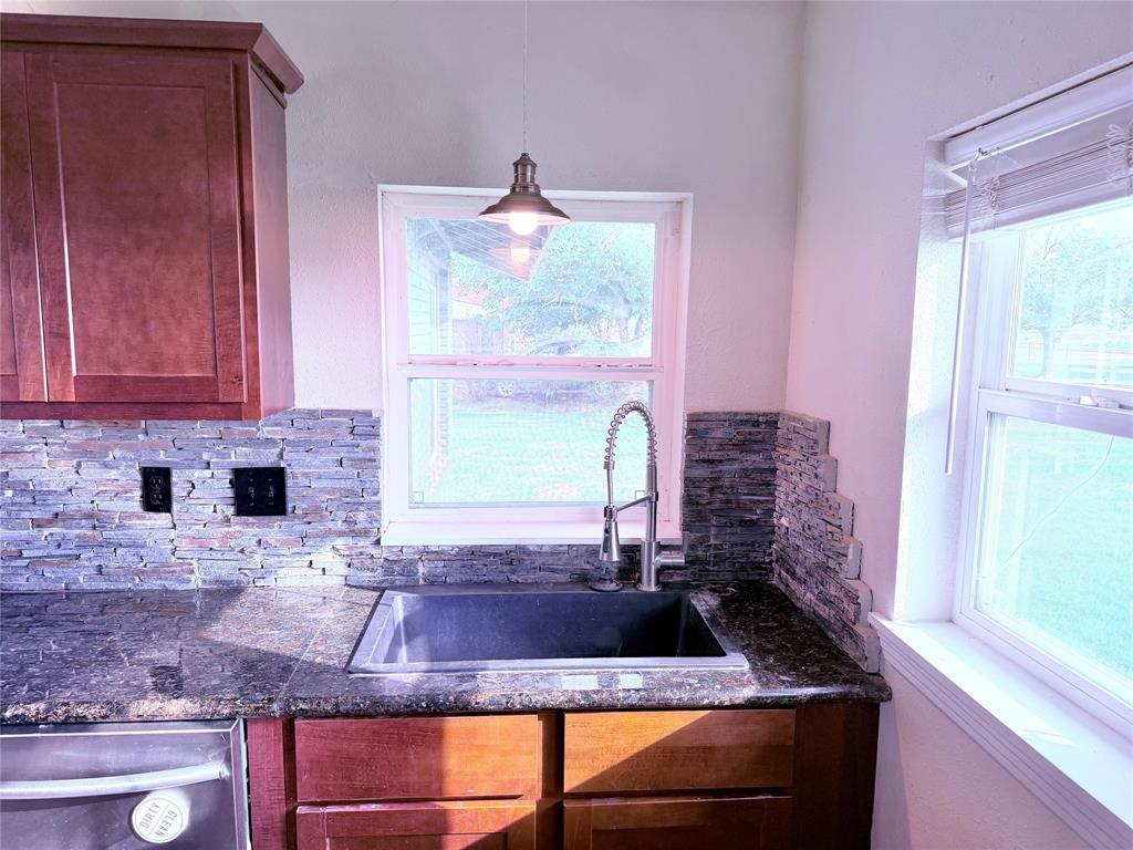 1807 Crowell Highway Property Photo 21