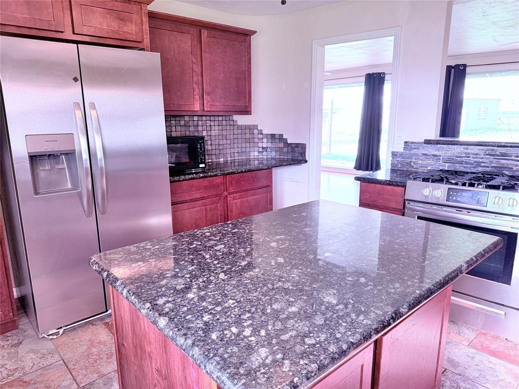 1807 Crowell Highway Property Photo 23