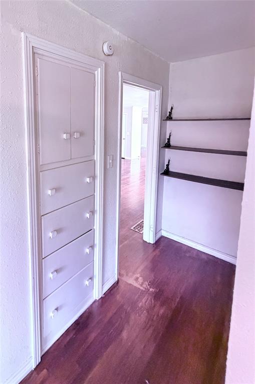 1807 Crowell Highway Property Photo 32