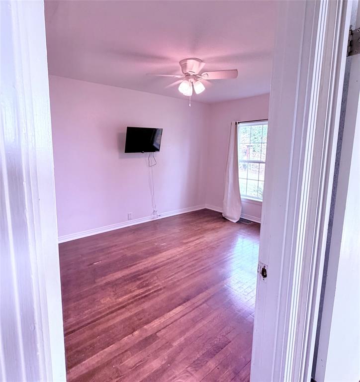 1807 Crowell Highway Property Photo 34