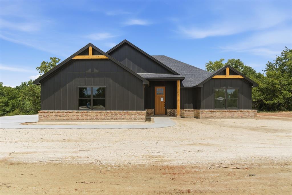 105 Graystone Property Photo 1