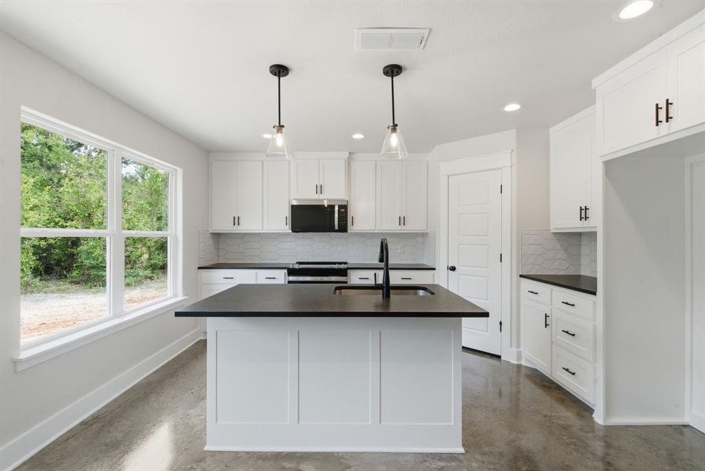 105 Graystone Property Photo 2
