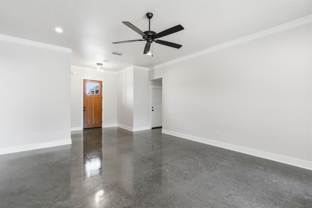 105 Graystone Property Photo 8