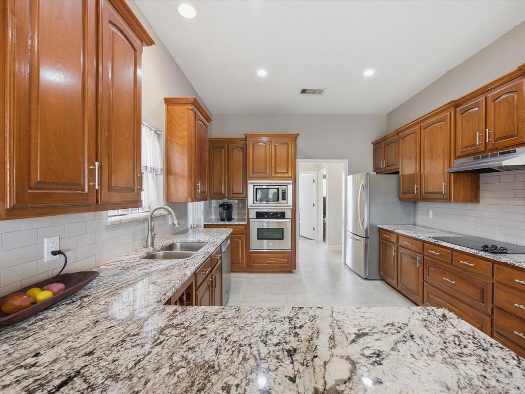 10106 Ravenswood Road Property Photo 5