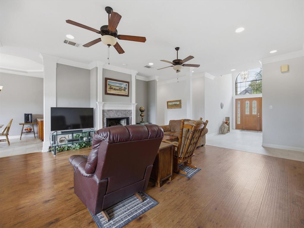 10106 Ravenswood Road Property Photo 8