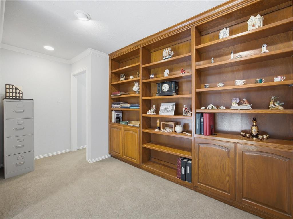 10106 Ravenswood Road Property Photo 17