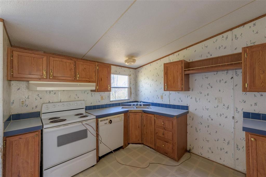 17256 Countrywood Property Photo 9