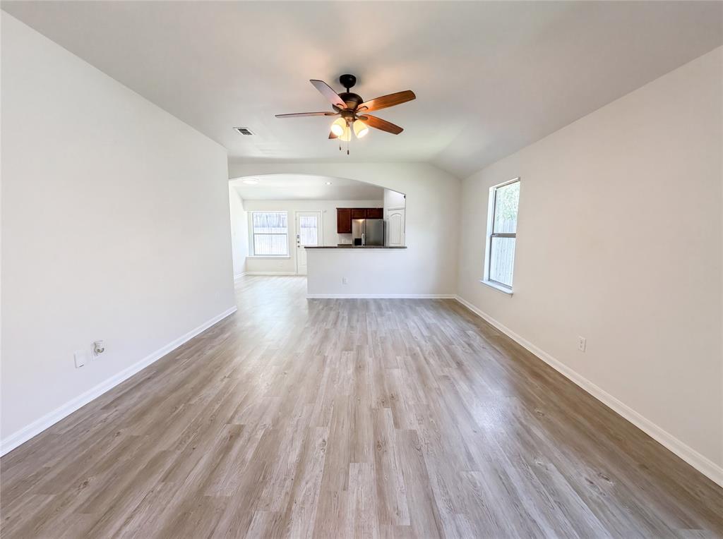 2824 Saint Bernard Drive Property Photo 3