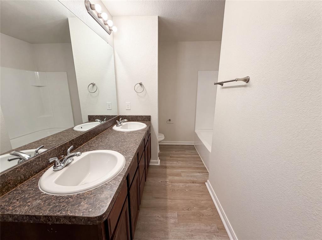 2824 Saint Bernard Drive Property Photo 9