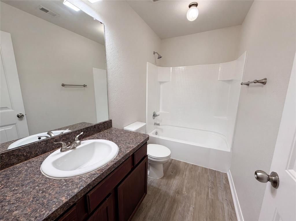 2824 Saint Bernard Drive Property Photo 12