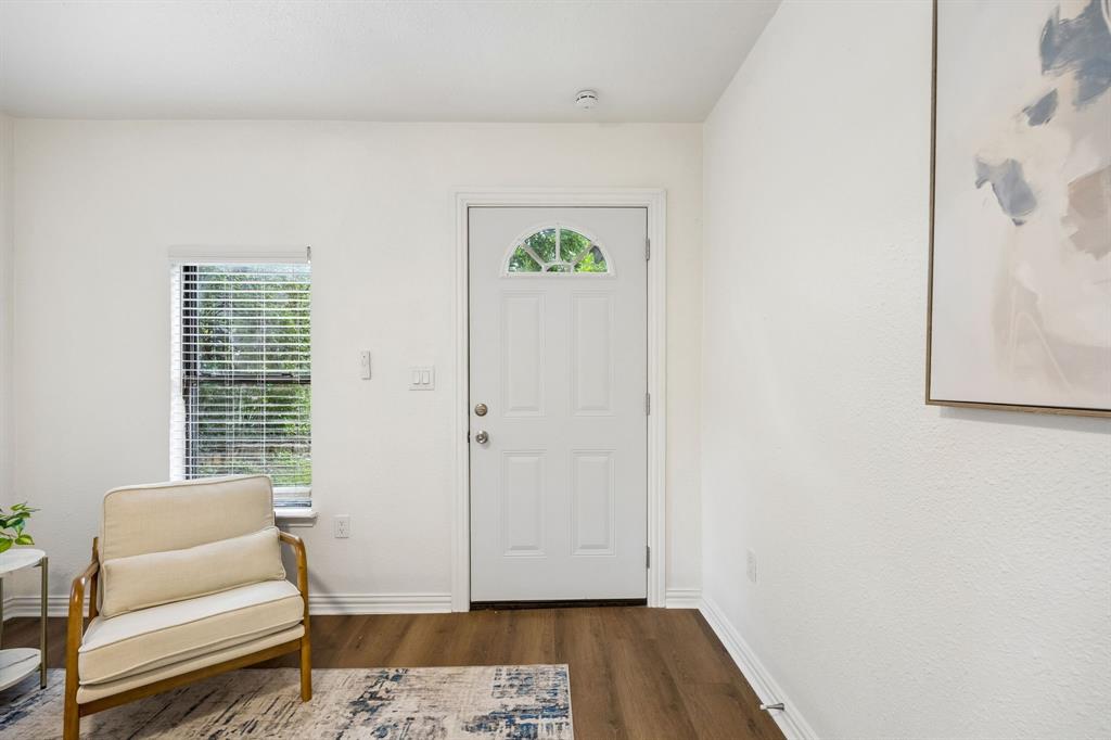 806 N Ruddell Street Property Photo 4