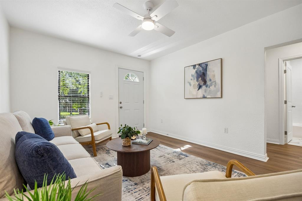 806 N Ruddell Street Property Photo 7