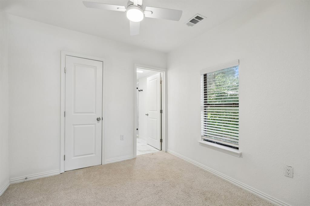 806 N Ruddell Street Property Photo 8