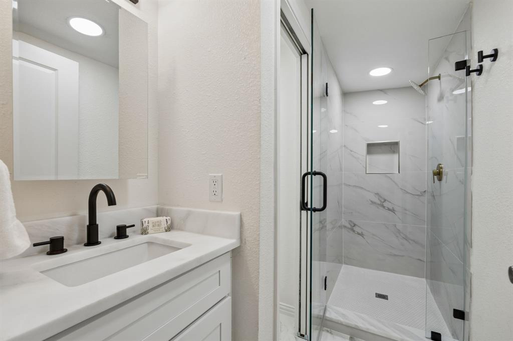806 N Ruddell Street Property Photo 11