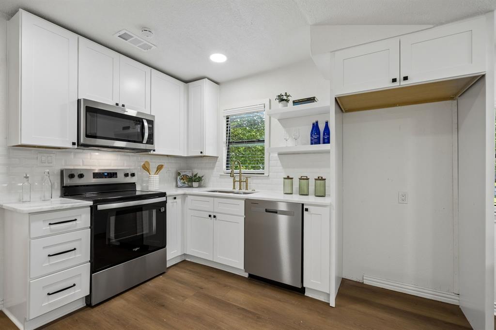 806 N Ruddell Street Property Photo 12