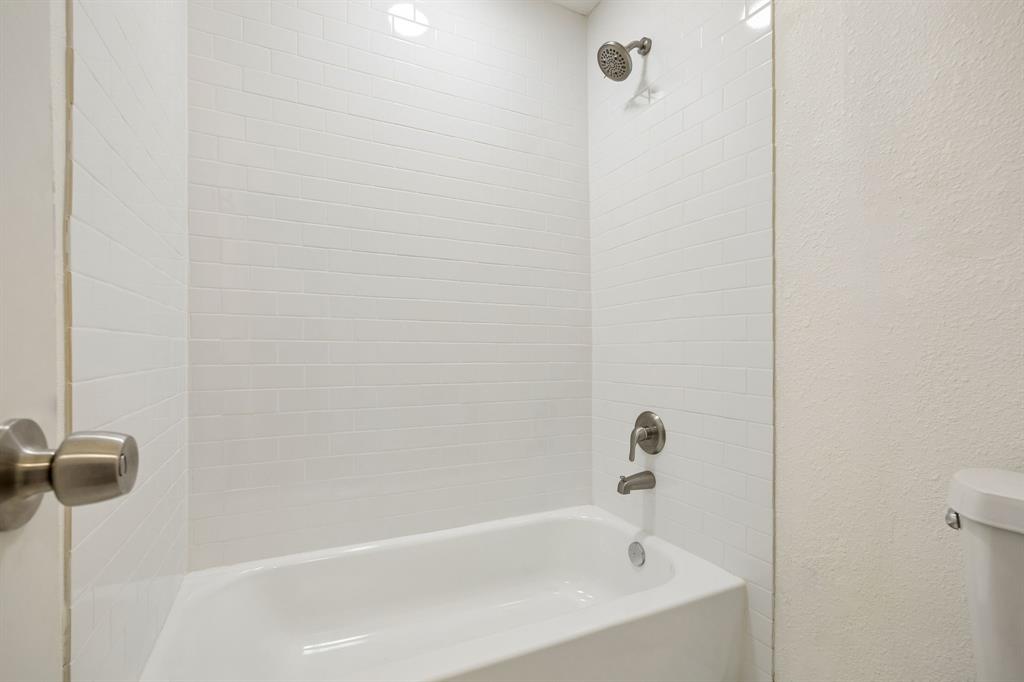 806 N Ruddell Street Property Photo 25