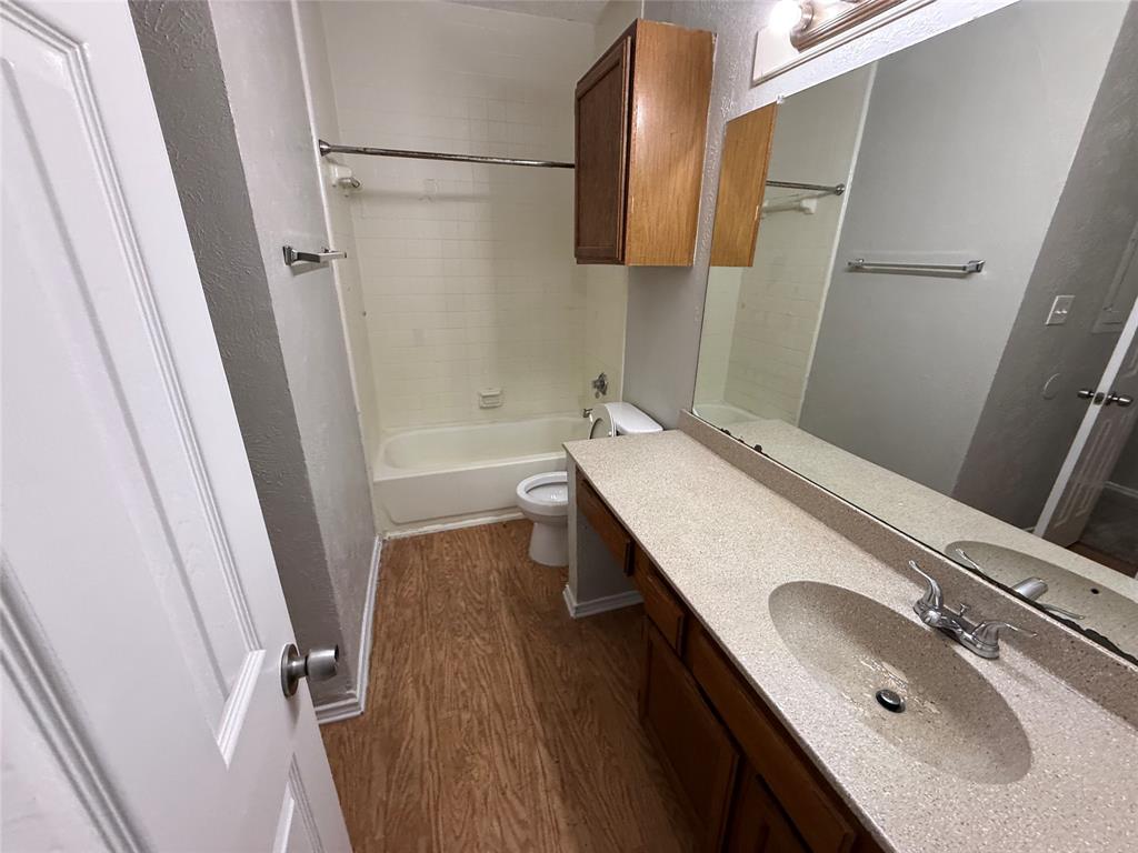 9601 Forest Lane 414 Property Photo 11
