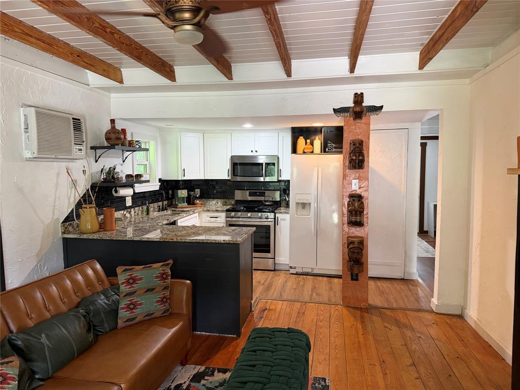 111 Apache Trail Property Photo 15