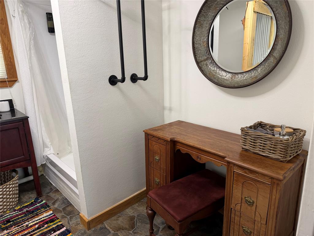 111 Apache Trail Property Photo 23