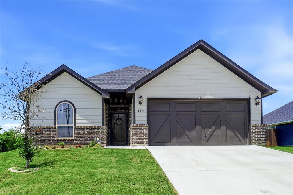 214 Clover Circle Property Photo 1