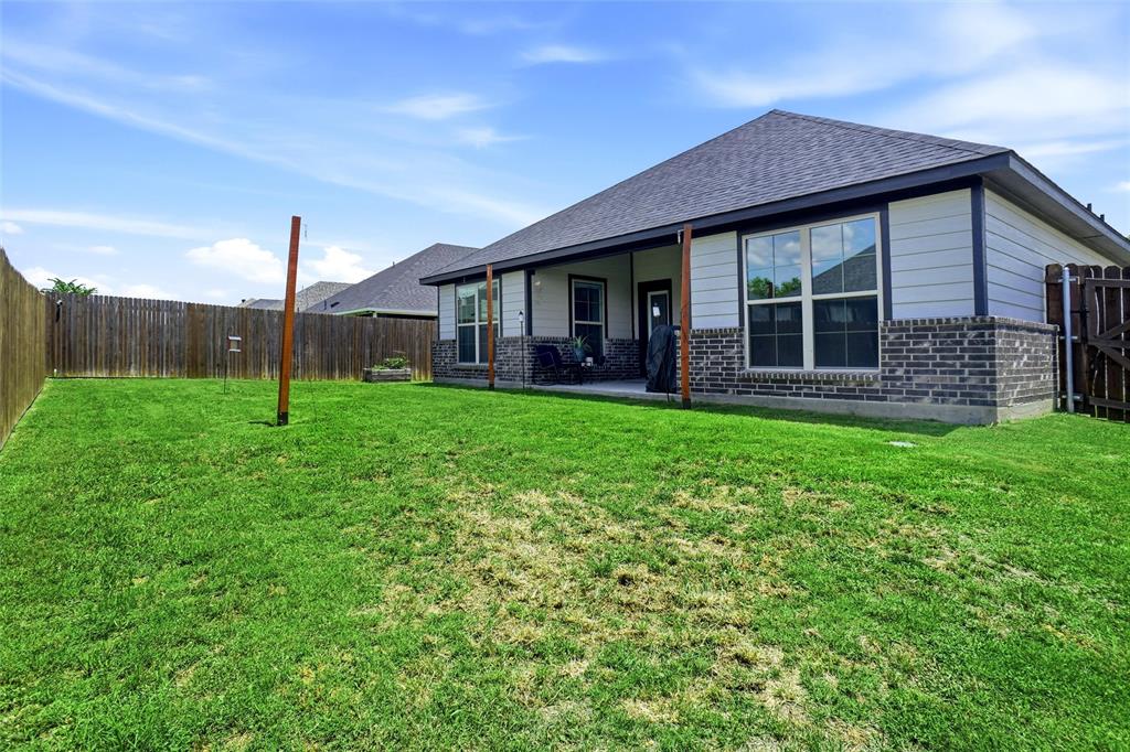 214 Clover Circle Property Photo 15