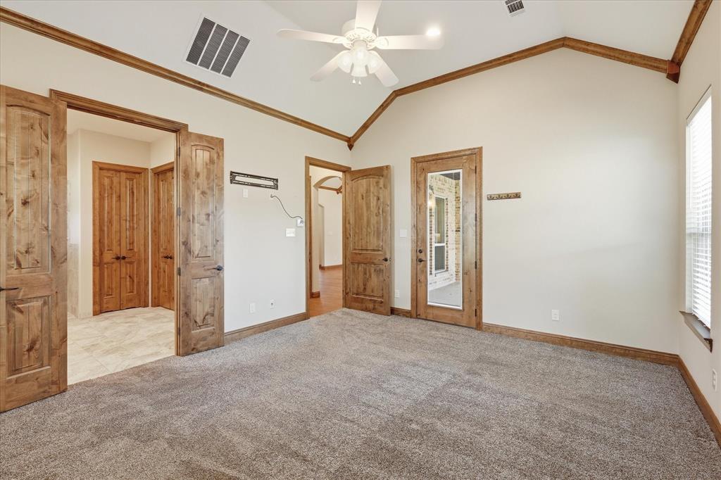 108 S Walnut Street Property Photo 25