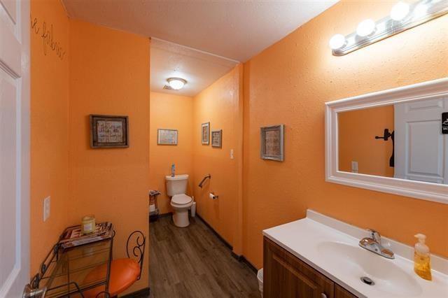 315 N Bridge Property Photo 6