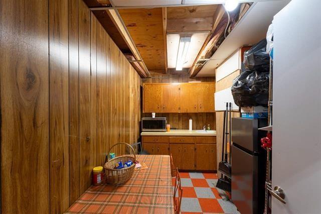 315 N Bridge Property Photo 8