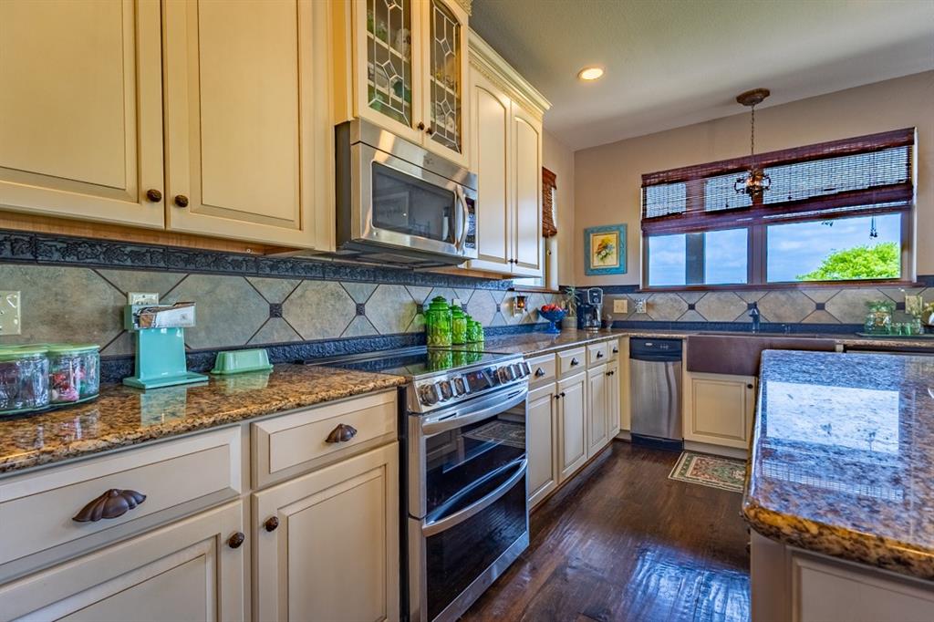 7060 Hells Gate Loop Property Photo 7