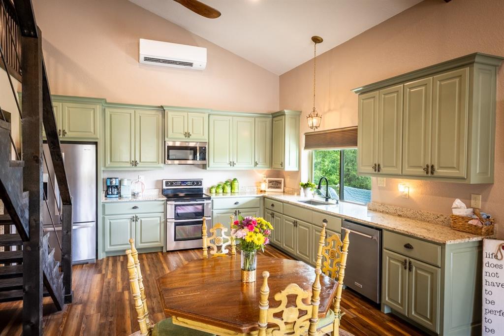 7060 Hells Gate Loop Property Photo 28