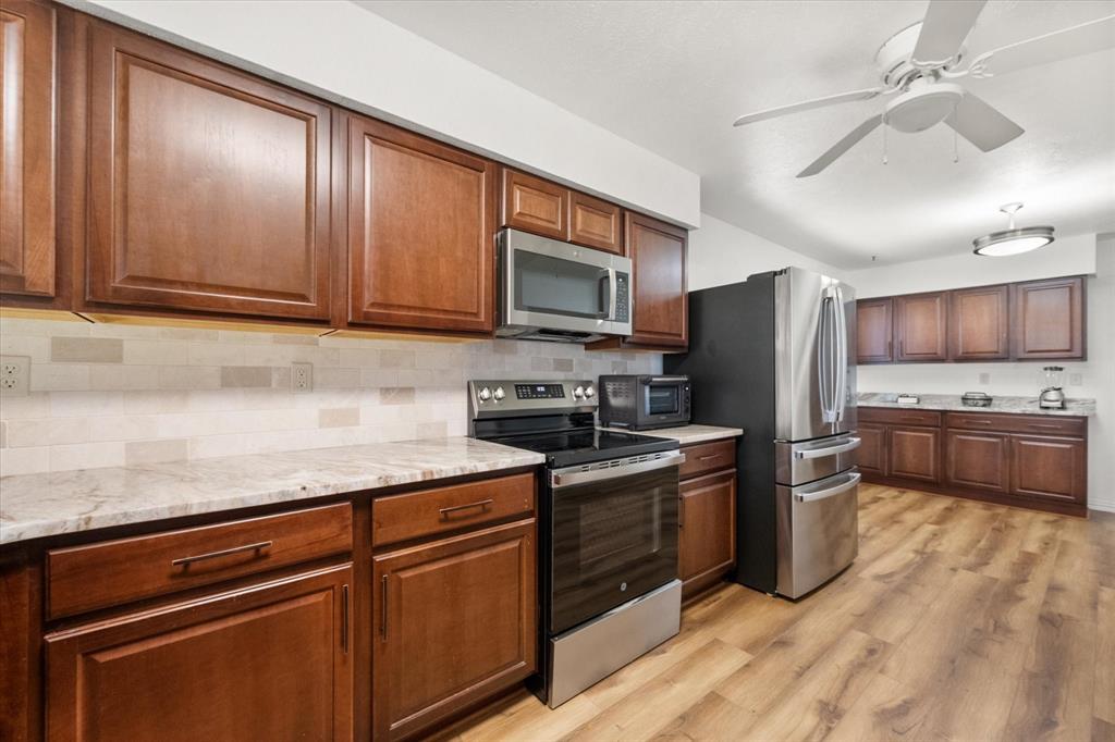7009 Forestview Drive Property Photo 10