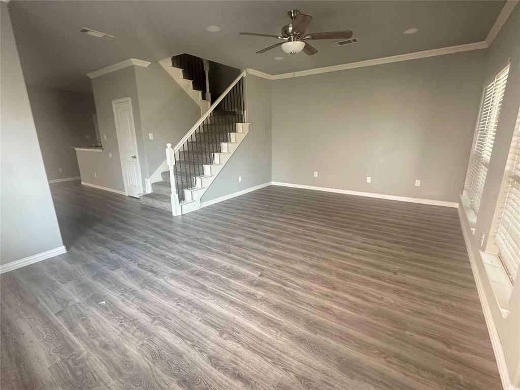 2349 Homewood Lane Property Photo 4
